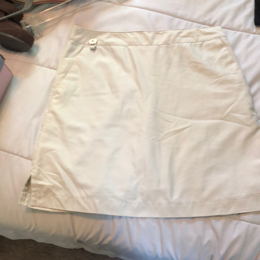 Liz golf size 4 skort
